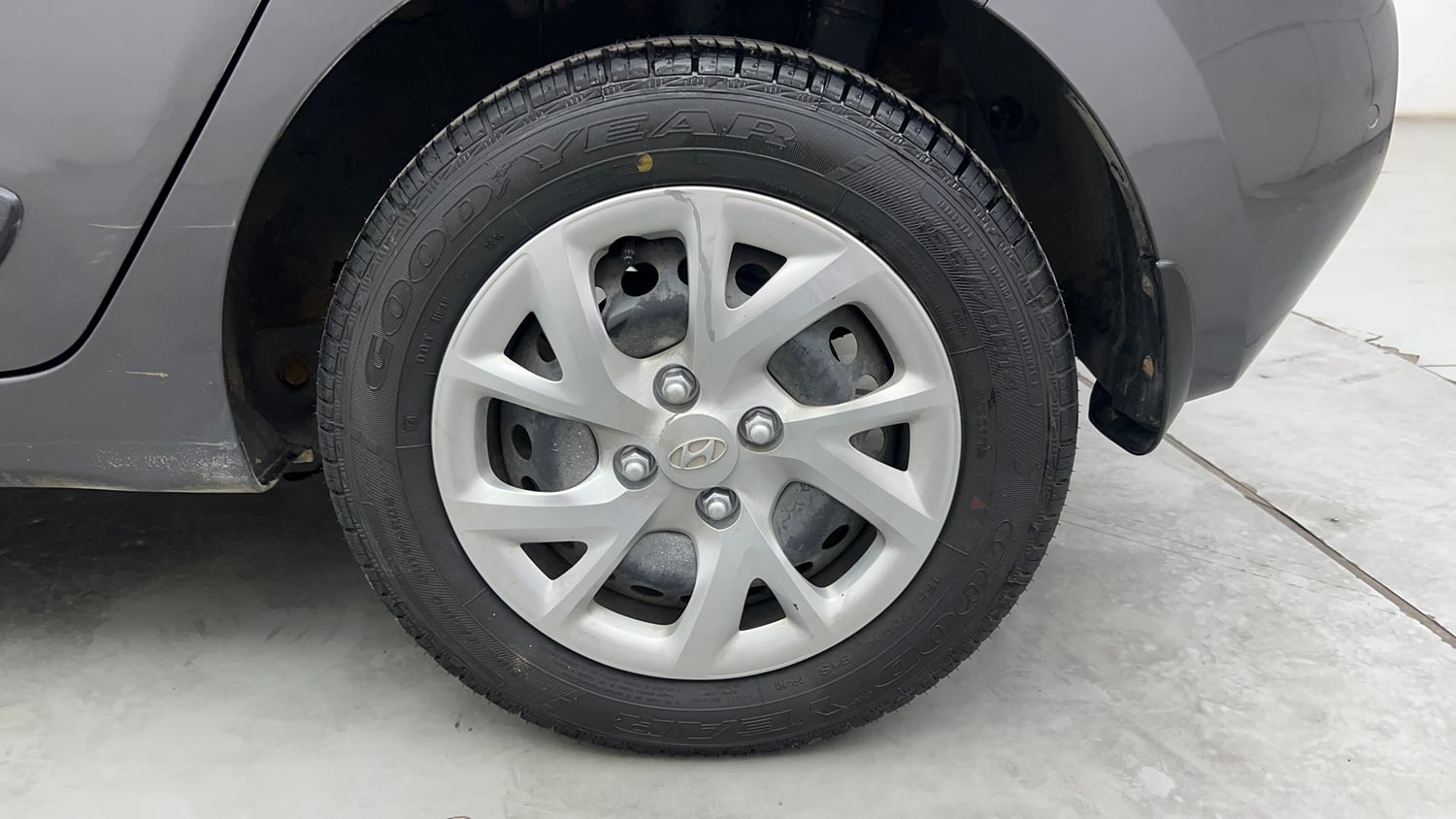 Used 2019 Hyundai Grand i10 Sportz 1.2 Kappa VTVT Petrol Manual tyres LEFT REAR TYRE RIM VIEW
