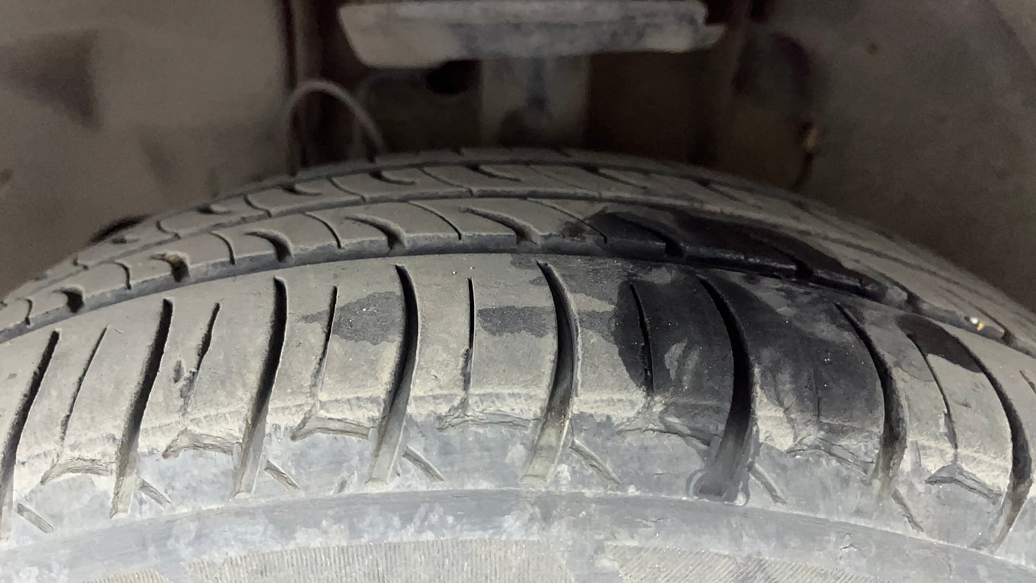 Used 2020 Tata Tiago XZ Plus Dual Tone Petrol Manual tyres LEFT FRONT TYRE TREAD VIEW