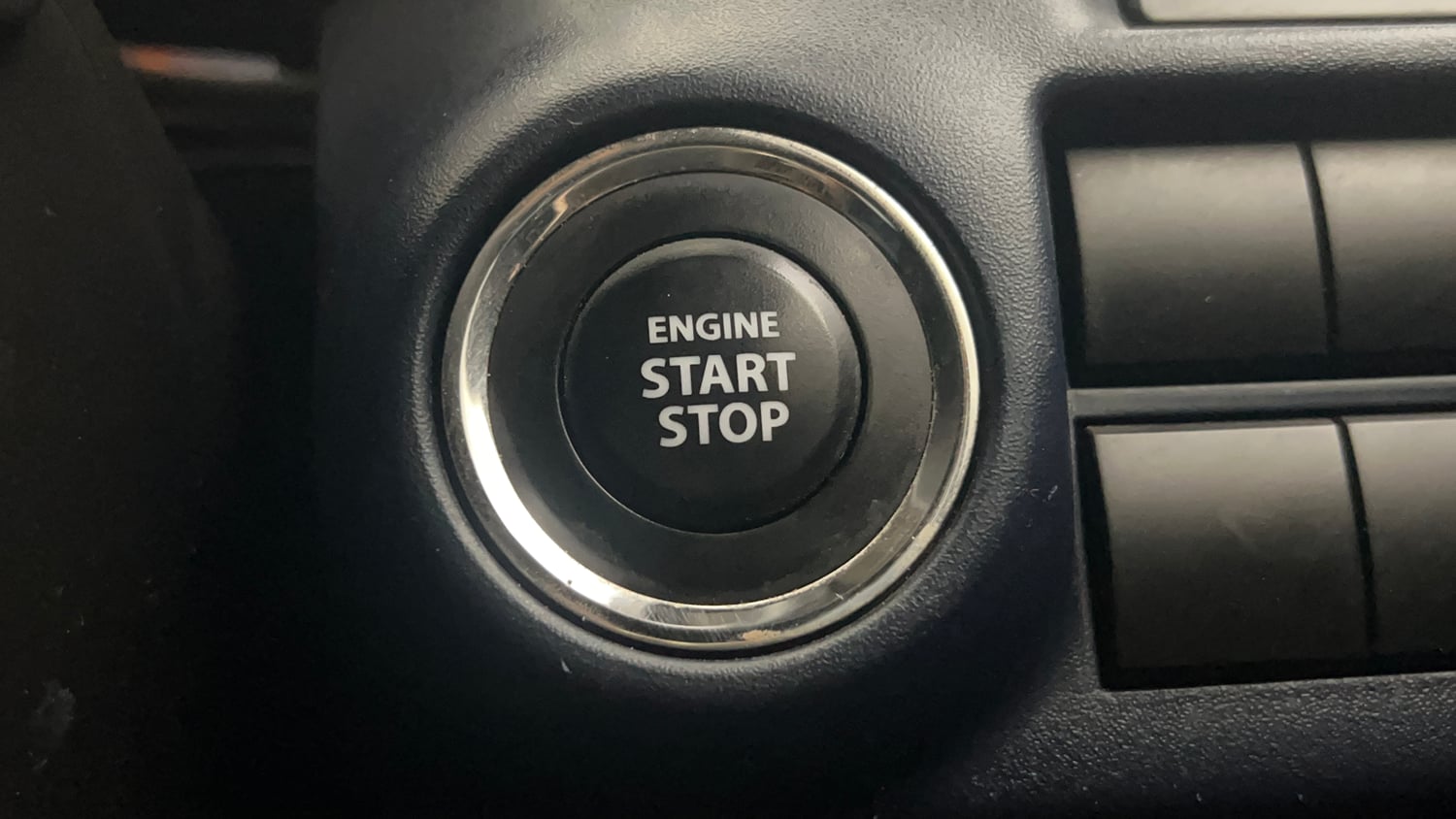 Used 2022 Maruti Suzuki Baleno Zeta AGS Petrol Automatic top_features Keyless start