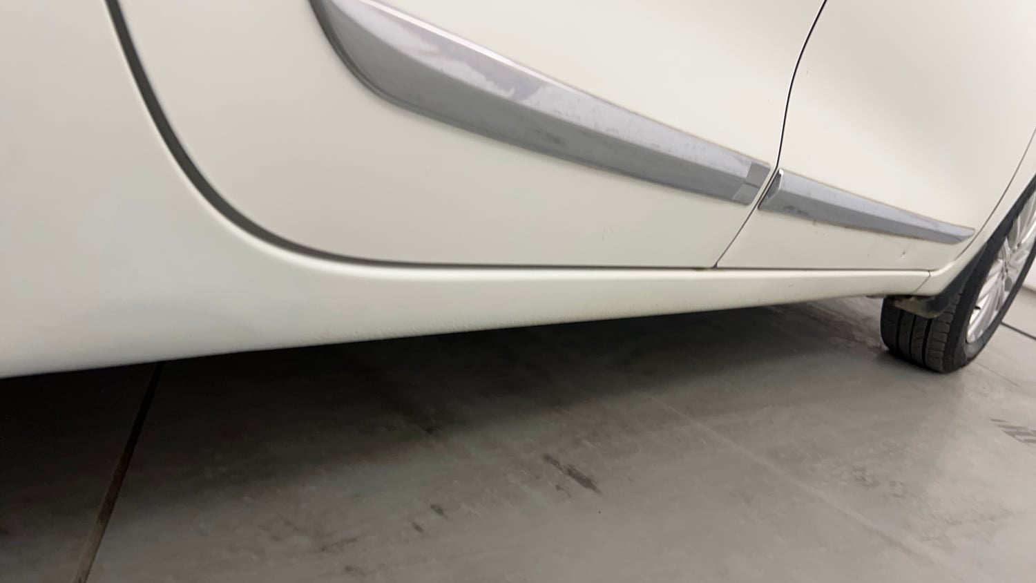 Used 2020 Maruti Suzuki Dzire ZXi AMT Petrol Automatic dents MINOR DENT
