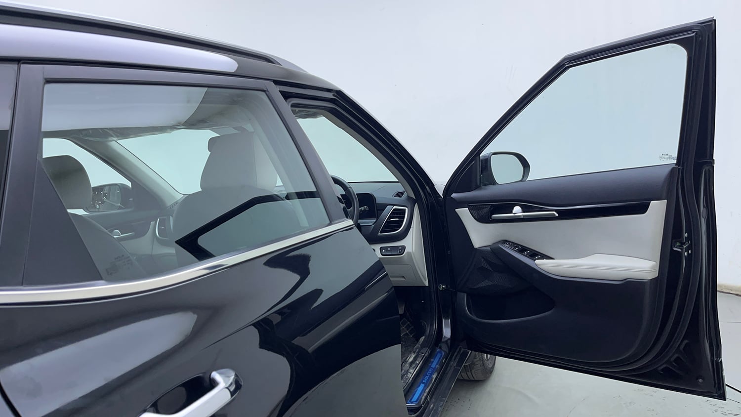 Used 2024 kia Seltos HTX 1.5 Petrol IVT Petrol Automatic interior RIGHT FRONT DOOR OPEN VIEW