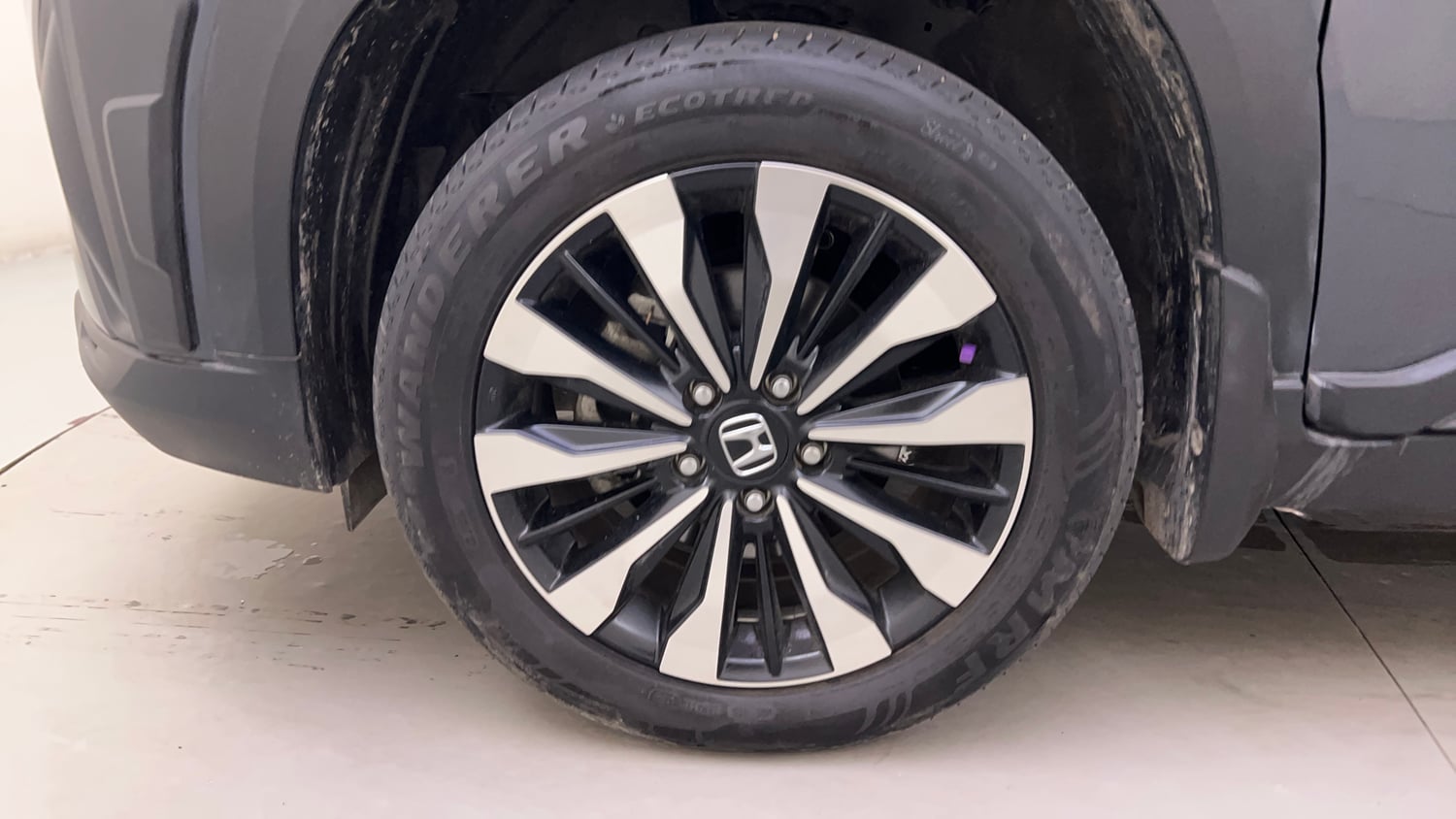 Used 2025 Honda Elevate ZX CVT Petrol Automatic tyres LEFT FRONT TYRE RIM VIEW