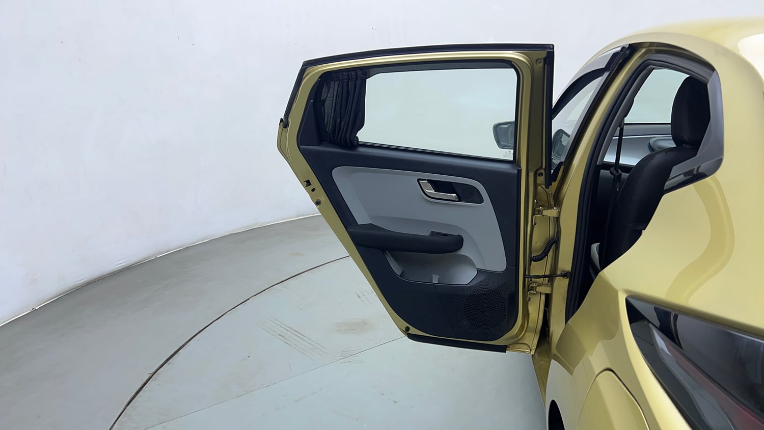 Used 2020 Tata Altroz XZ Petrol Petrol Manual interior LEFT REAR DOOR OPEN VIEW