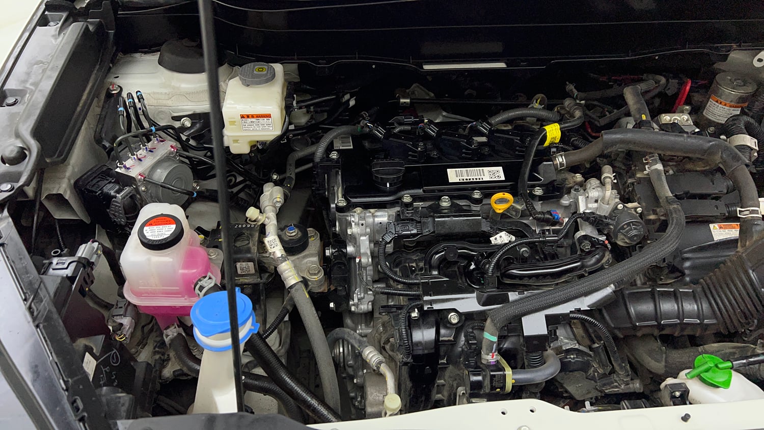 Used 2025 Maruti Suzuki Victoris ZXI+ (O) THS 2W Hybrid Automatic engine ENGINE RIGHT SIDE VIEW