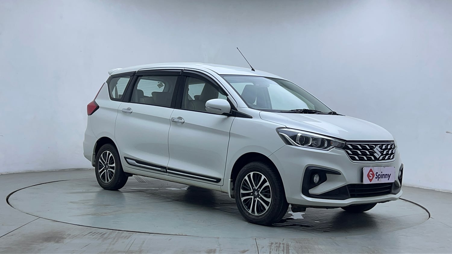 Used 2023 Maruti Suzuki Ertiga ZXi (O) CNG Cng Manual exterior RIGHT FRONT CORNER VIEW