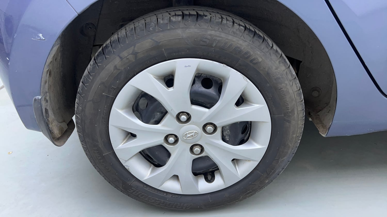 Used 2016 Hyundai Grand i10 Sportz 1.1 CRDi Diesel Manual tyres RIGHT REAR TYRE RIM VIEW