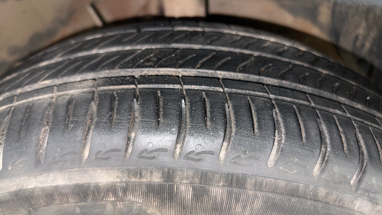 Used 2021 Hyundai Grand i10 Nios Sportz 1.2 Kappa VTVT Dual Tone Petrol Manual tyres RIGHT FRONT TYRE TREAD VIEW