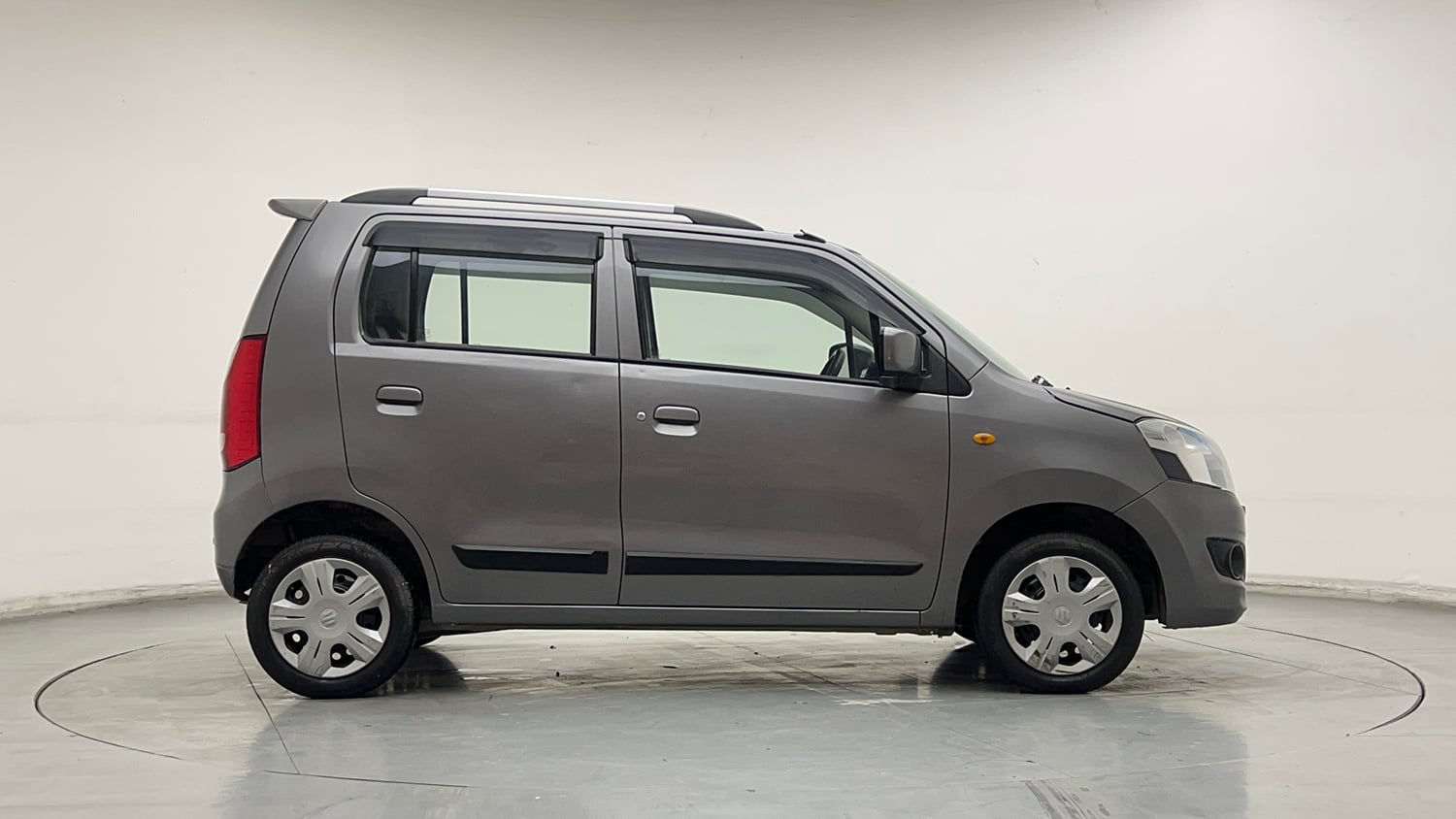 Used 2018 Maruti Suzuki Wagon R 1.0 VXI AMT (O) Petrol Automatic exterior RIGHT SIDE VIEW