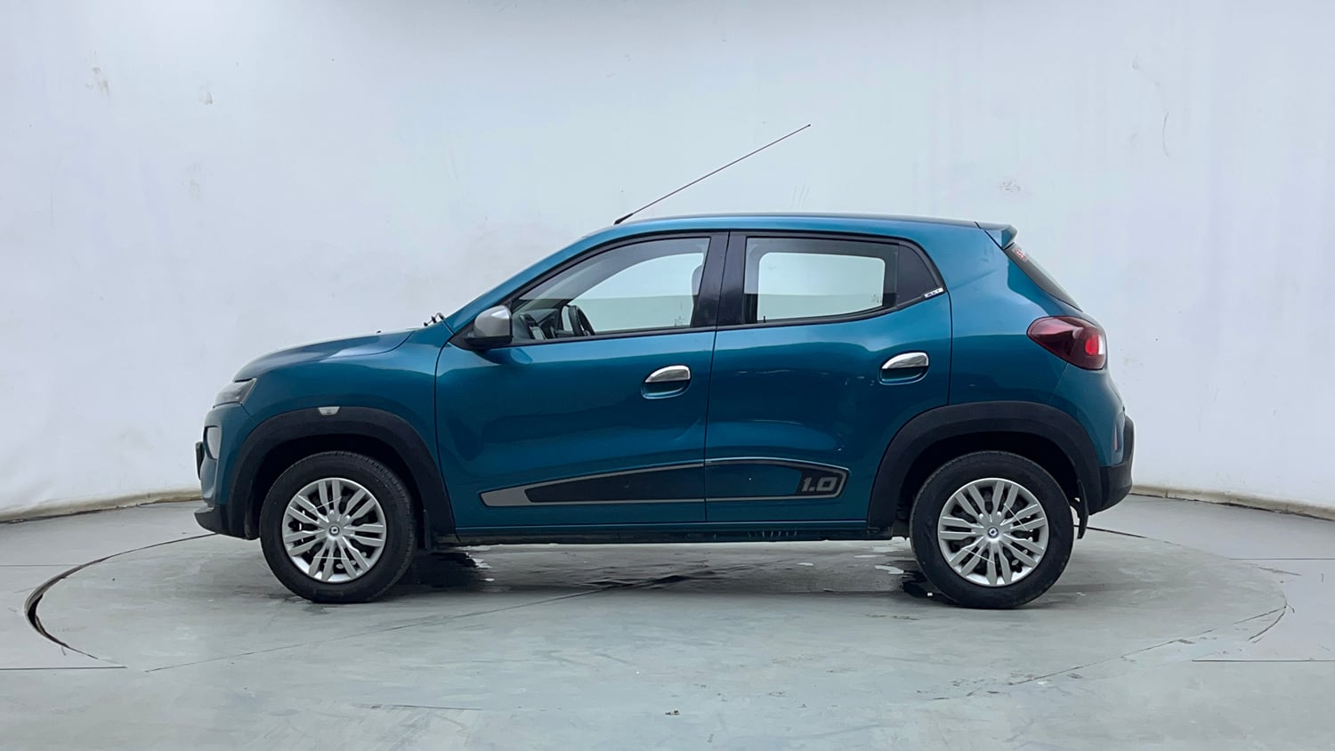 Used 2022 Renault Kwid RXT 1.0 (O) Petrol Manual exterior LEFT SIDE VIEW