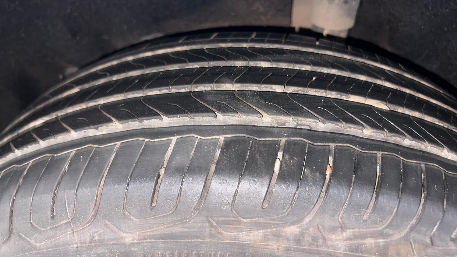 Used 2018 Ford EcoSport Titanium 1.5L Ti-VCT Petrol Manual tyres LEFT REAR TYRE TREAD VIEW