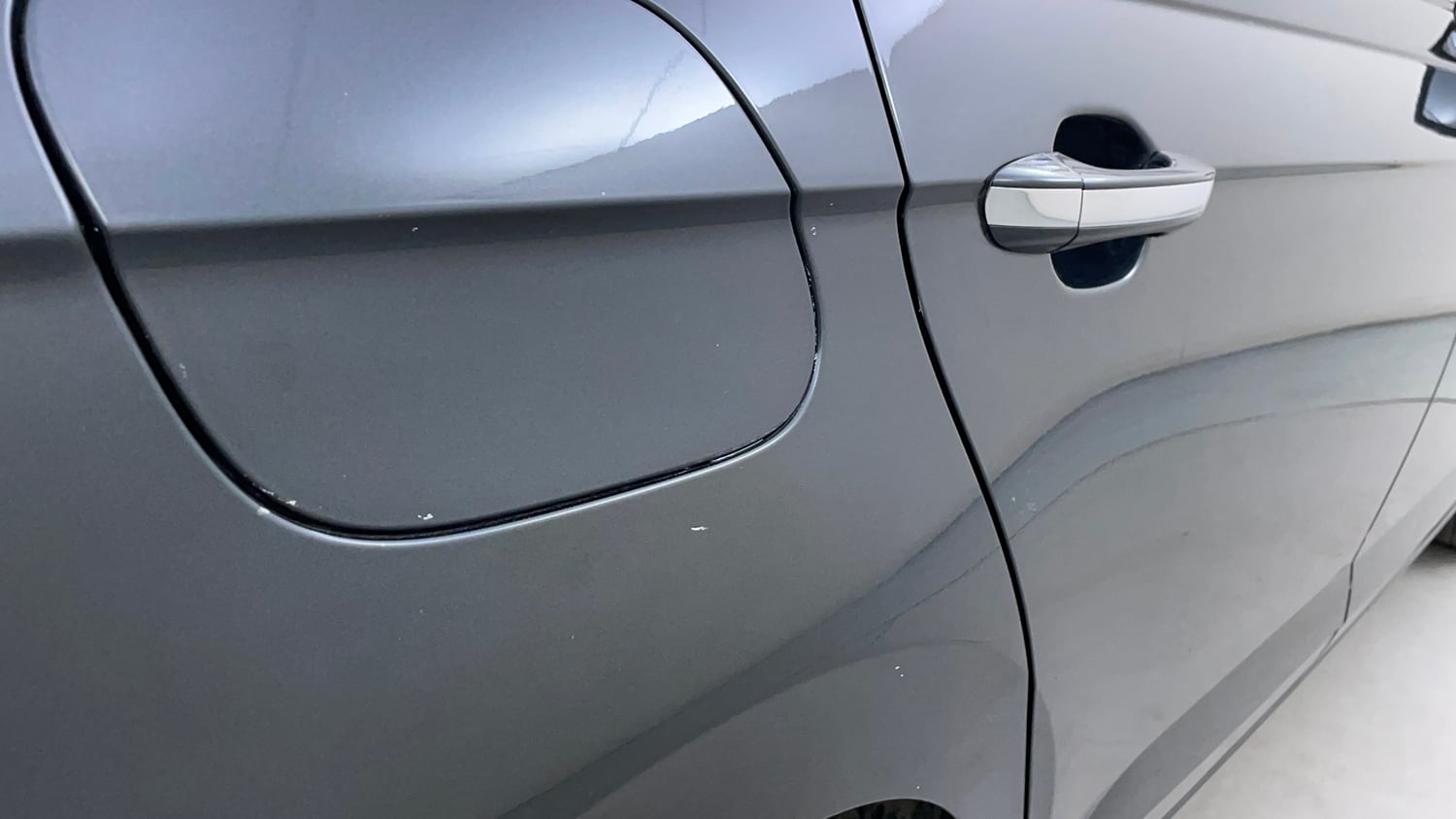 Used 2022 Volkswagen Virtus Topline 1.0 TSI AT Petrol Automatic dents MINOR SCRATCH