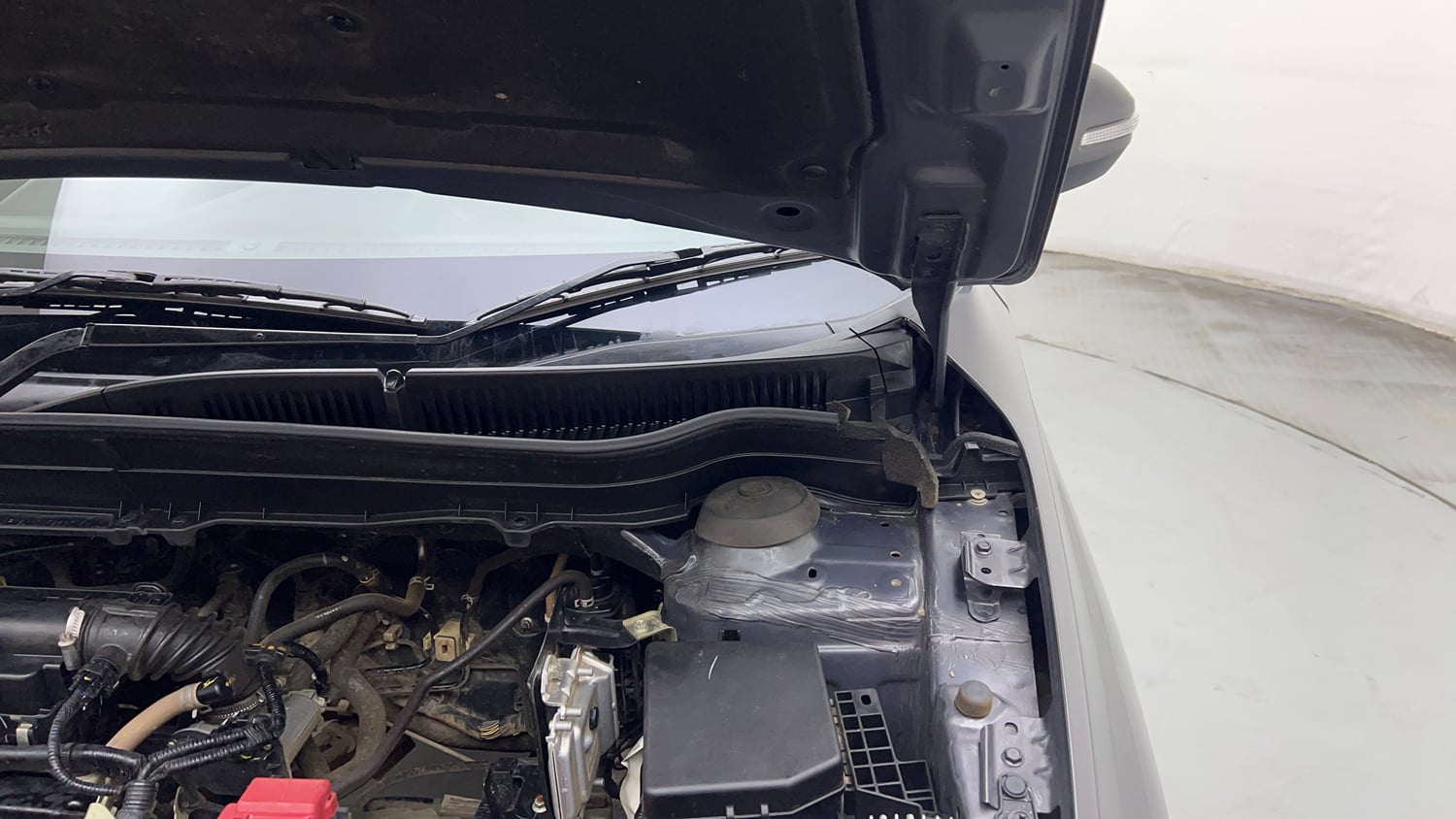 Used 2022 Toyota Urban Cruiser Premium Grade MT Petrol Manual engine ENGINE LEFT SIDE HINGE & APRON VIEW