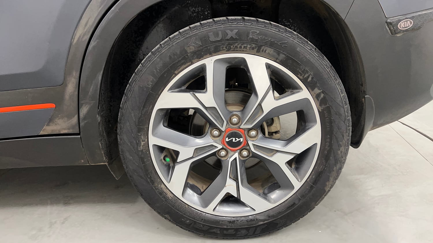 Used 2022 Kia Seltos X Line 1.4 DCT Petrol Automatic tyres LEFT REAR TYRE RIM VIEW