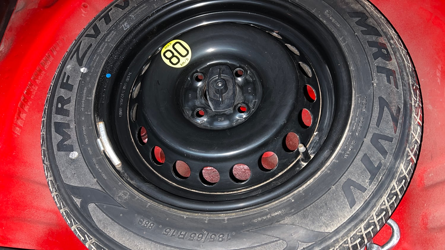 Used 2016 Maruti Suzuki Baleno Zeta 1.2 Petrol Manual tyres SPARE TYRE VIEW