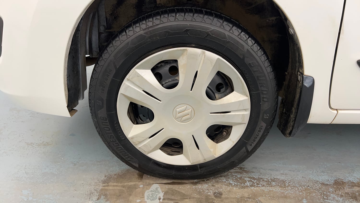 Used 2016 Maruti Suzuki Wagon R VXI Petrol Manual tyres LEFT FRONT TYRE RIM VIEW