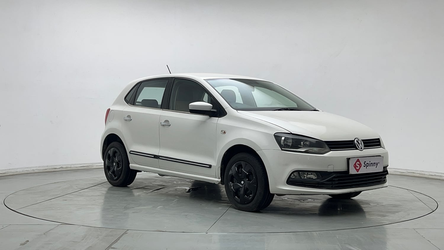 Used 2014 Volkswagen Polo Comfortline 1.2L (P) Petrol Manual exterior RIGHT FRONT CORNER VIEW
