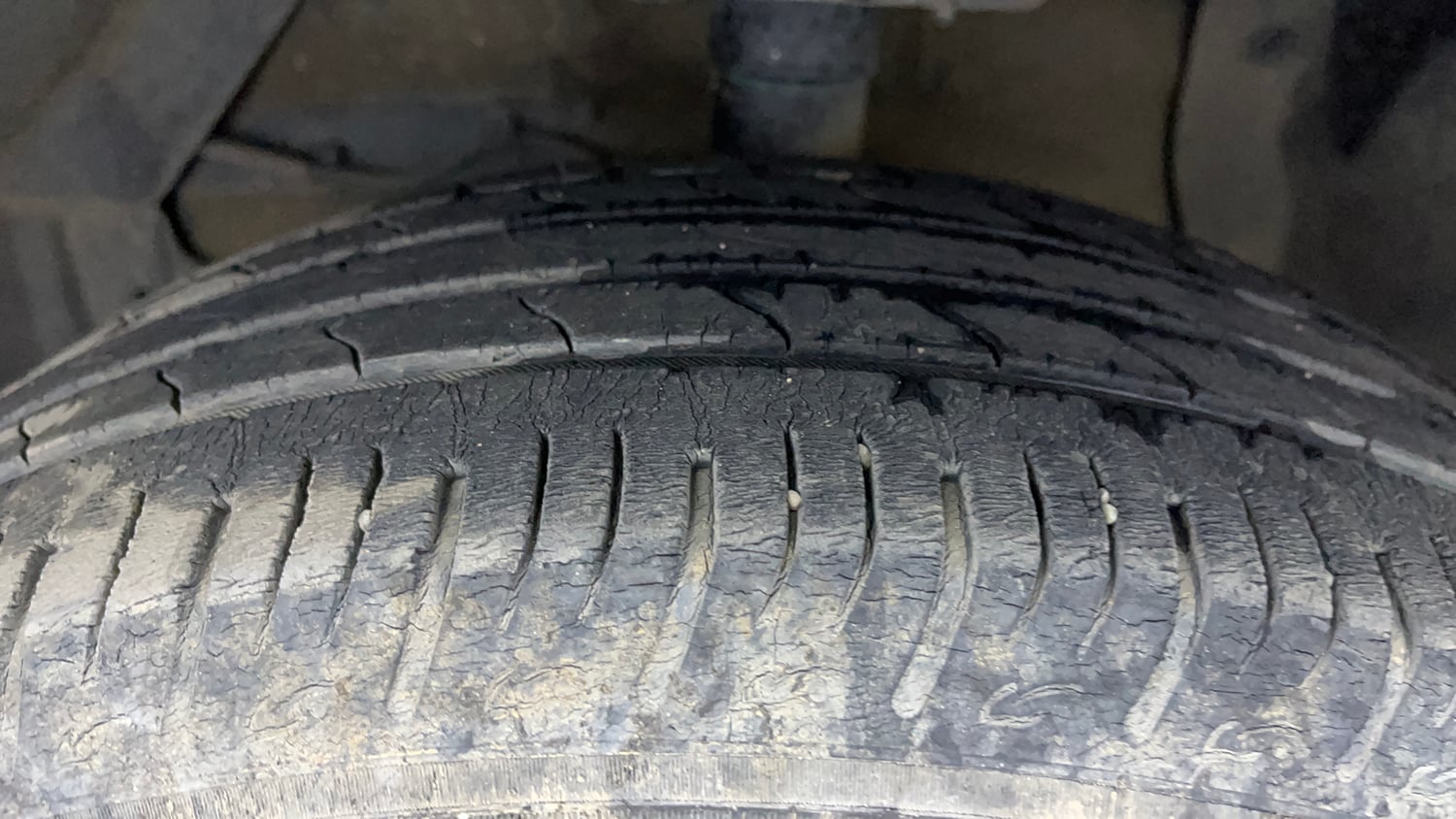 Used 2023 Maruti Suzuki Brezza ZXi Petrol Manual tyres LEFT FRONT TYRE TREAD VIEW