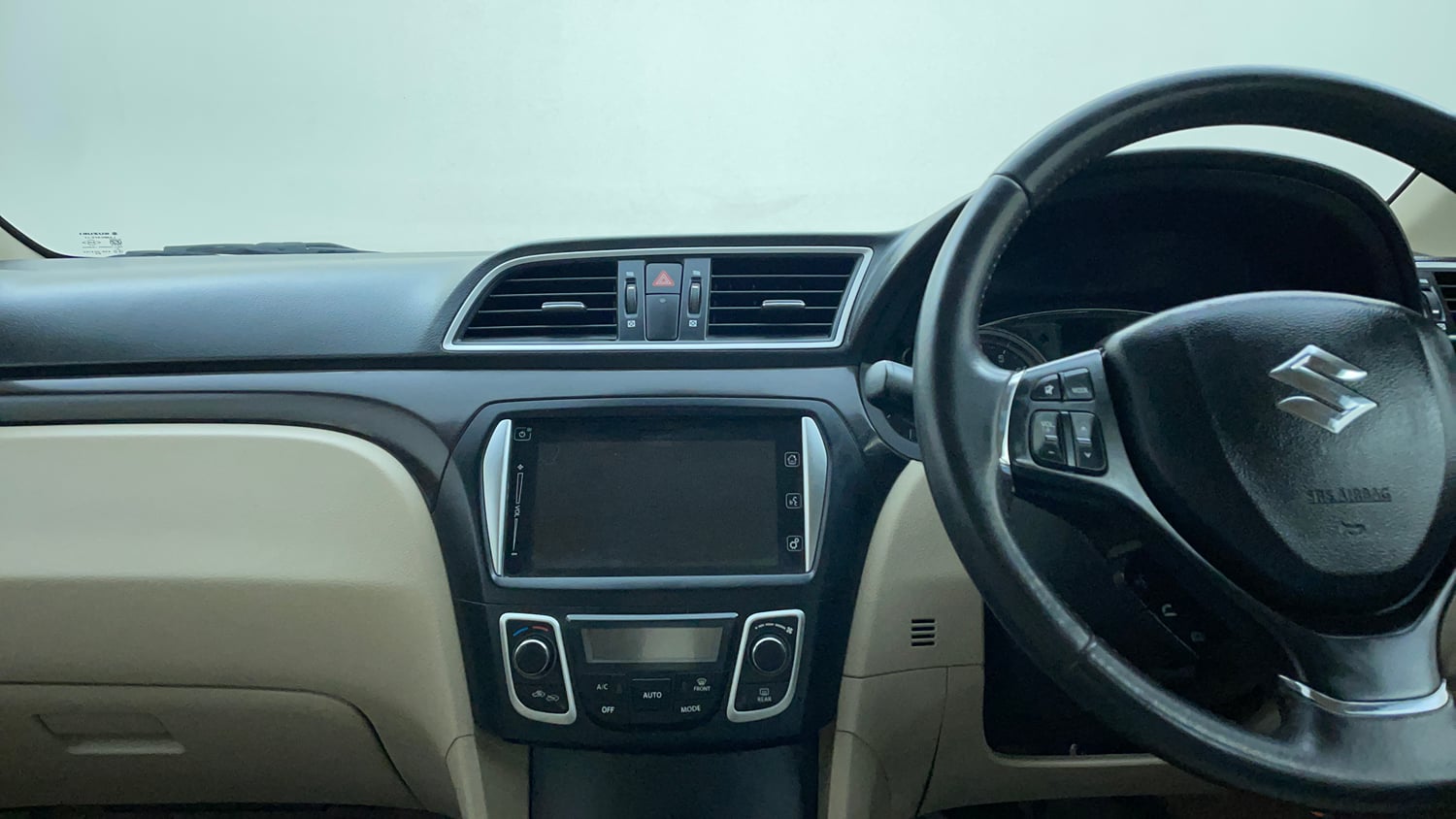 Used 2017 Maruti Suzuki Ciaz ZXi  AT Petrol Automatic interior MUSIC SYSTEM & AC CONTROL VIEW