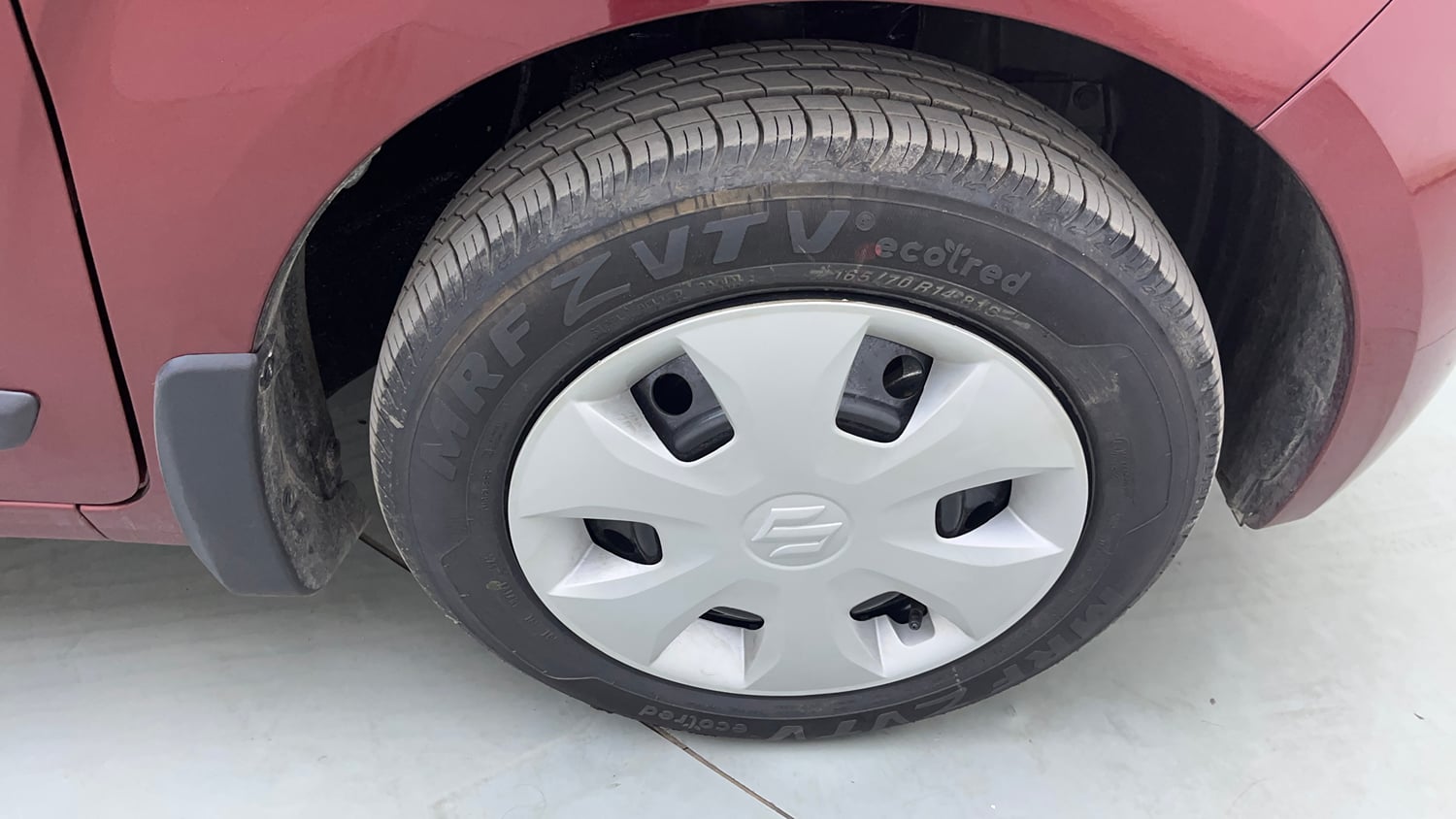 Used 2026 Maruti Suzuki Wagon R VXI 1.0 AGS Petrol Automatic tyres RIGHT FRONT TYRE RIM VIEW