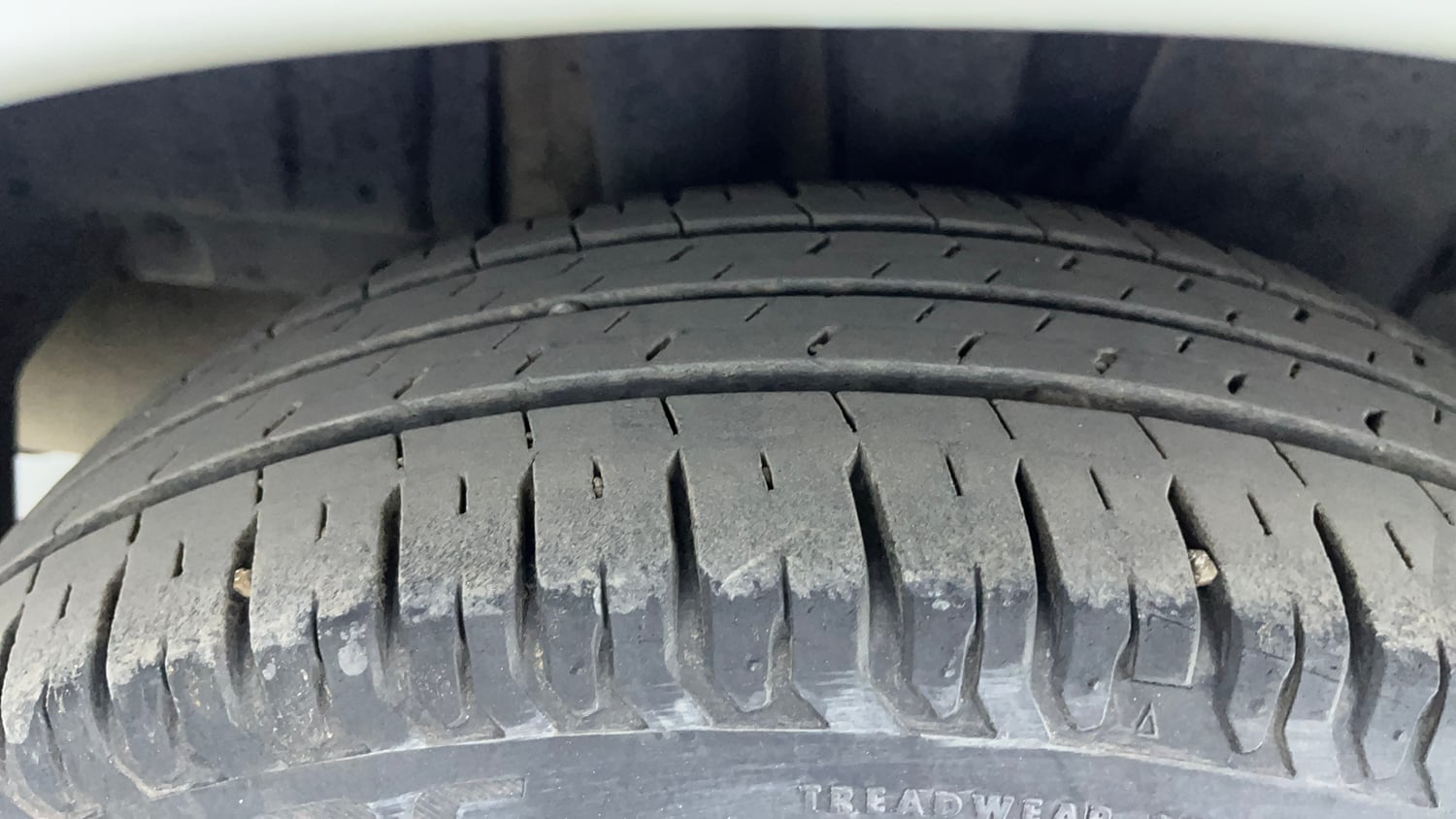 Used 2023 Maruti Suzuki Ertiga ZXi Plus AT Petrol Automatic tyres RIGHT REAR TYRE TREAD VIEW