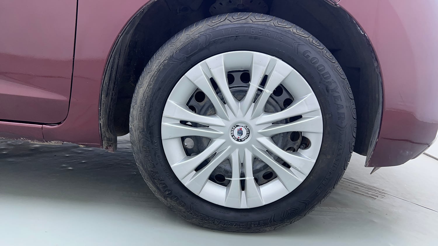 Used 2016 Honda Jazz SV Petrol Petrol Manual tyres RIGHT FRONT TYRE RIM VIEW