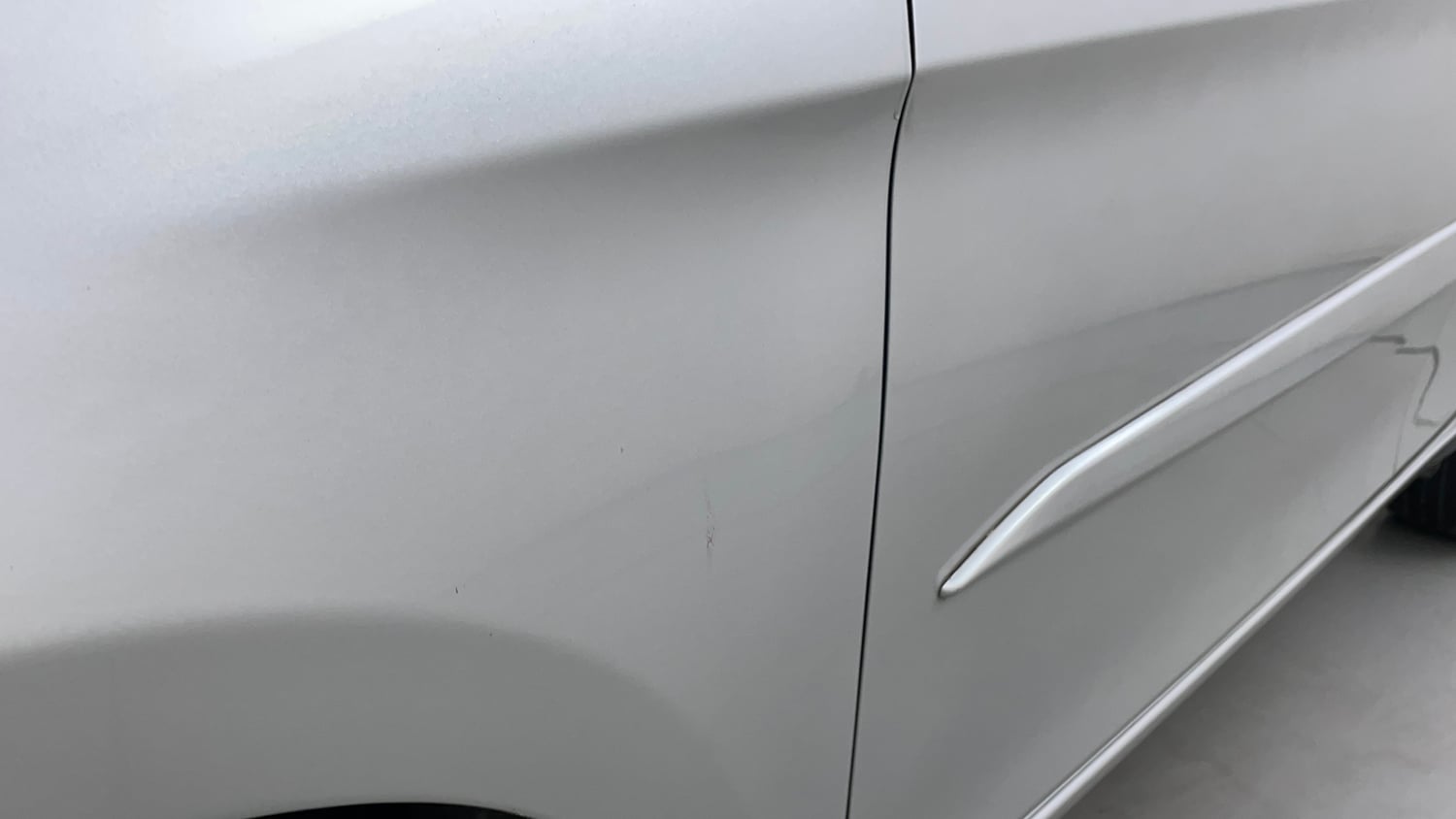 Used 2017 Maruti Suzuki Ciaz ZXi  AT Petrol Automatic dents MINOR SCRATCH