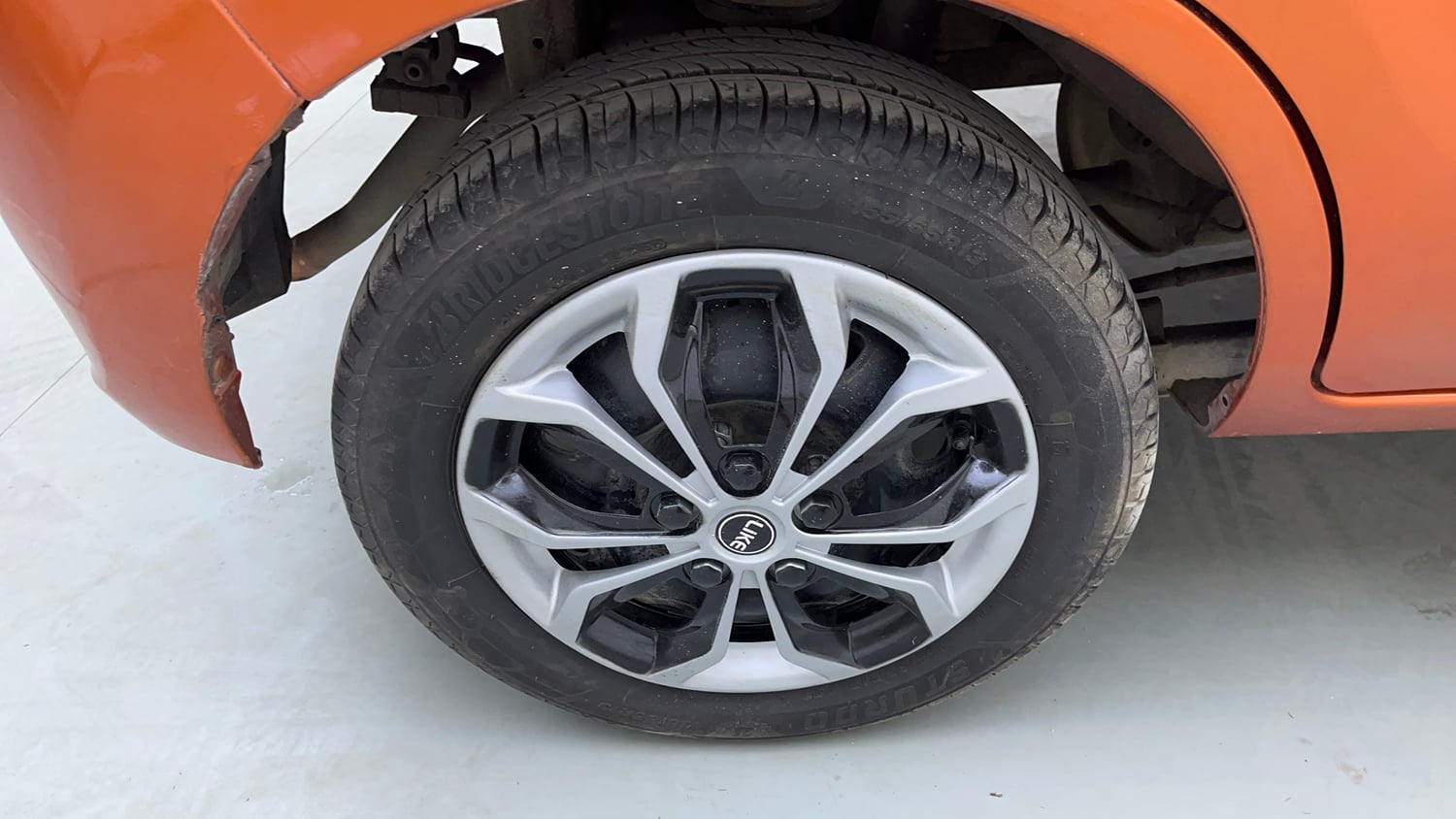 Used 2015 Maruti Suzuki Alto K10 VXi (O) Petrol Manual tyres RIGHT REAR TYRE RIM VIEW