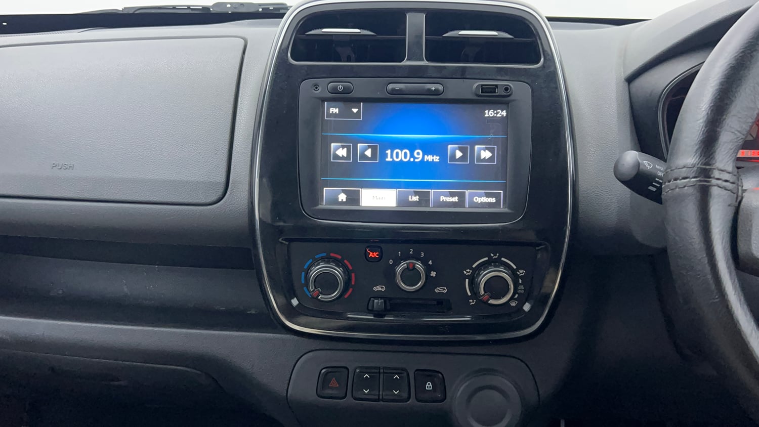 Used 2016 Renault Kwid RXT Petrol Manual interior MUSIC SYSTEM & AC CONTROL VIEW