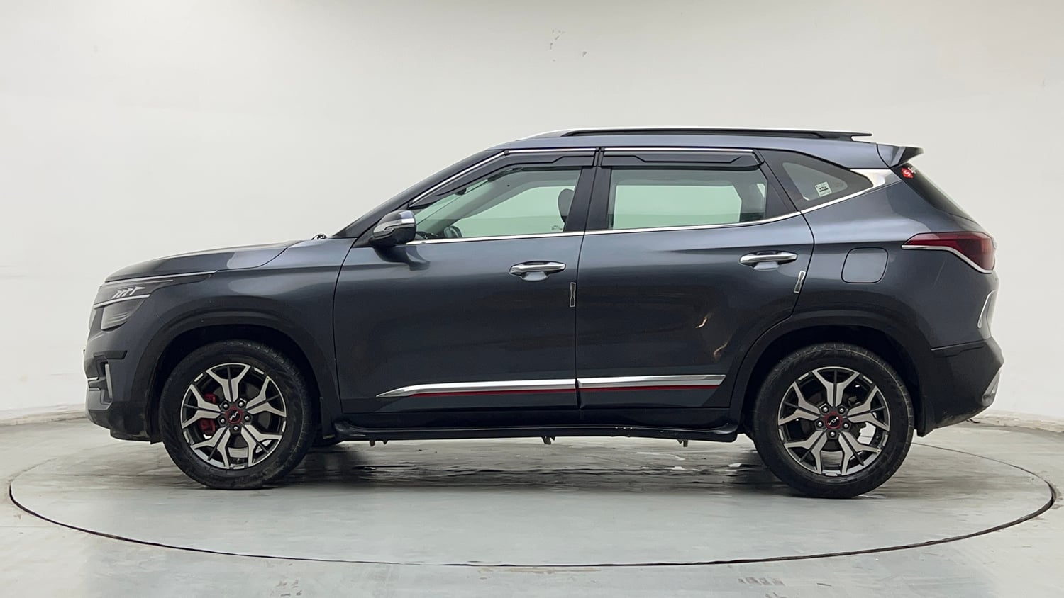 Used 2023 Kia Seltos GTX Plus 1.4 Petrol Manual exterior LEFT SIDE VIEW