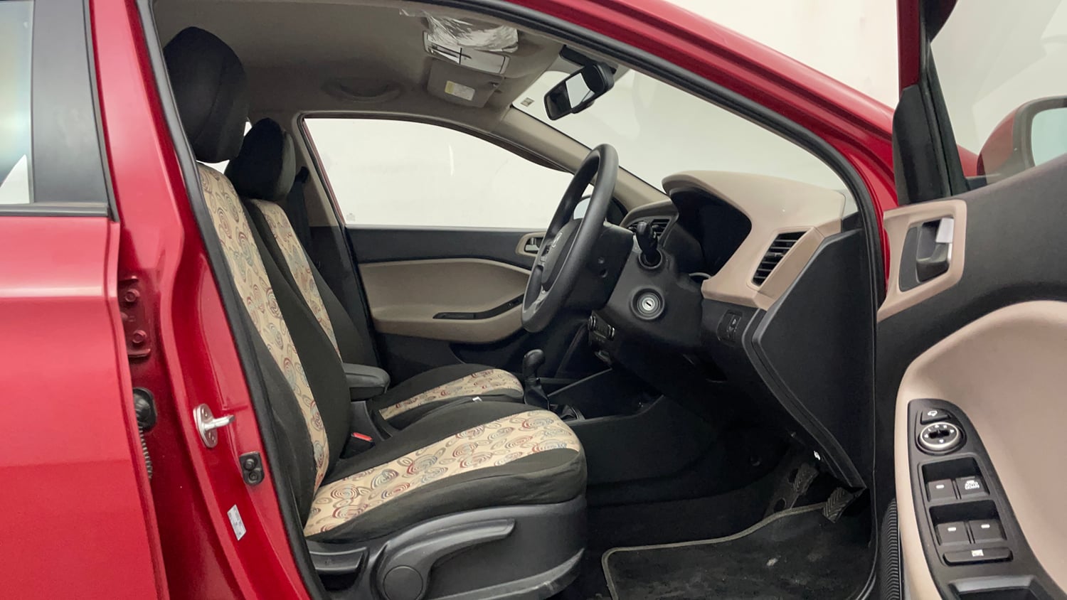 Used 2016 Hyundai Elite i20 Sportz 1.2 Petrol Manual interior RIGHT SIDE FRONT DOOR CABIN VIEW