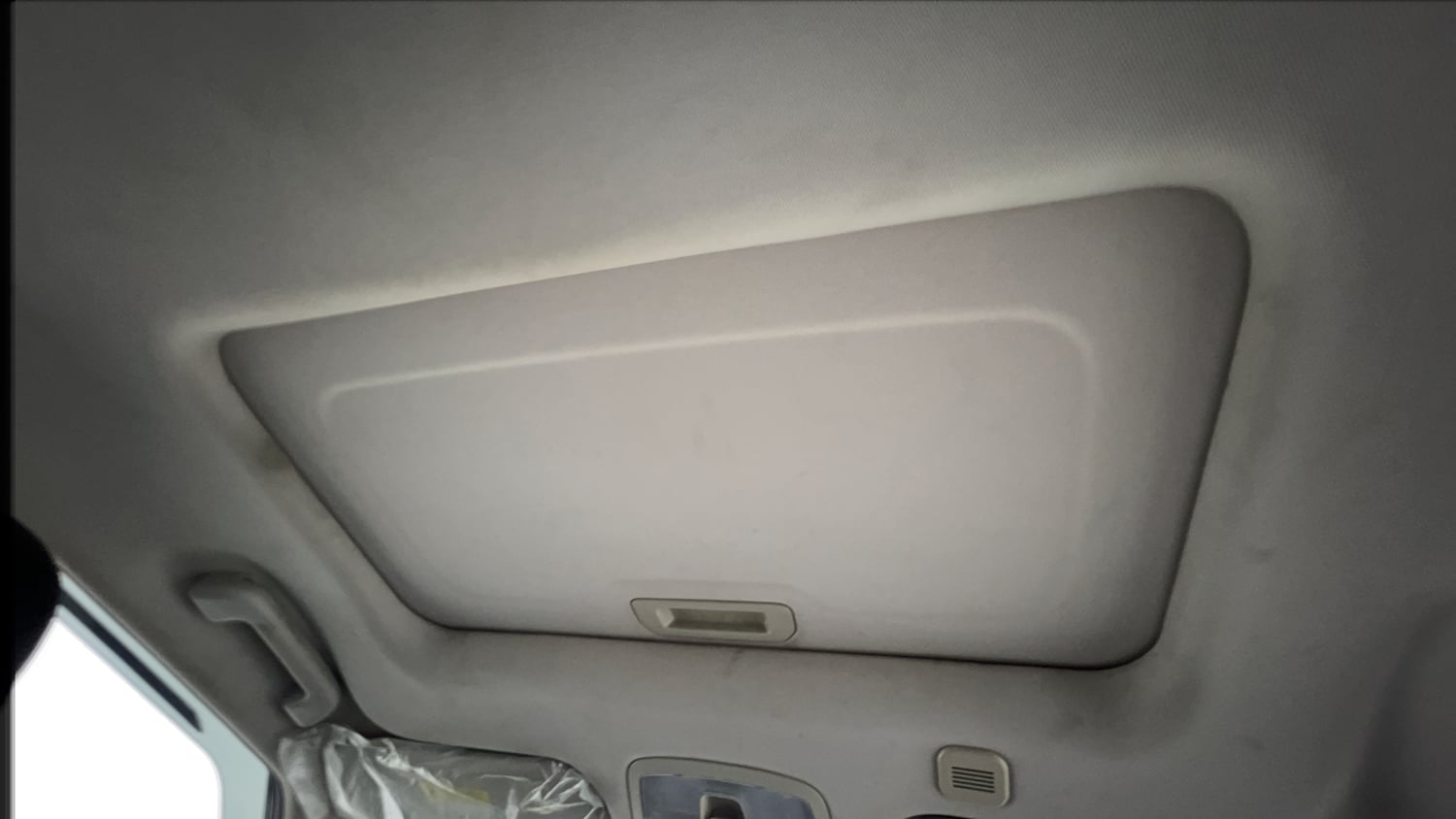 Used 2024 Mahindra XUV400 EL 39.4 KWH Dual Tone Electric Automatic top_features Sunroof