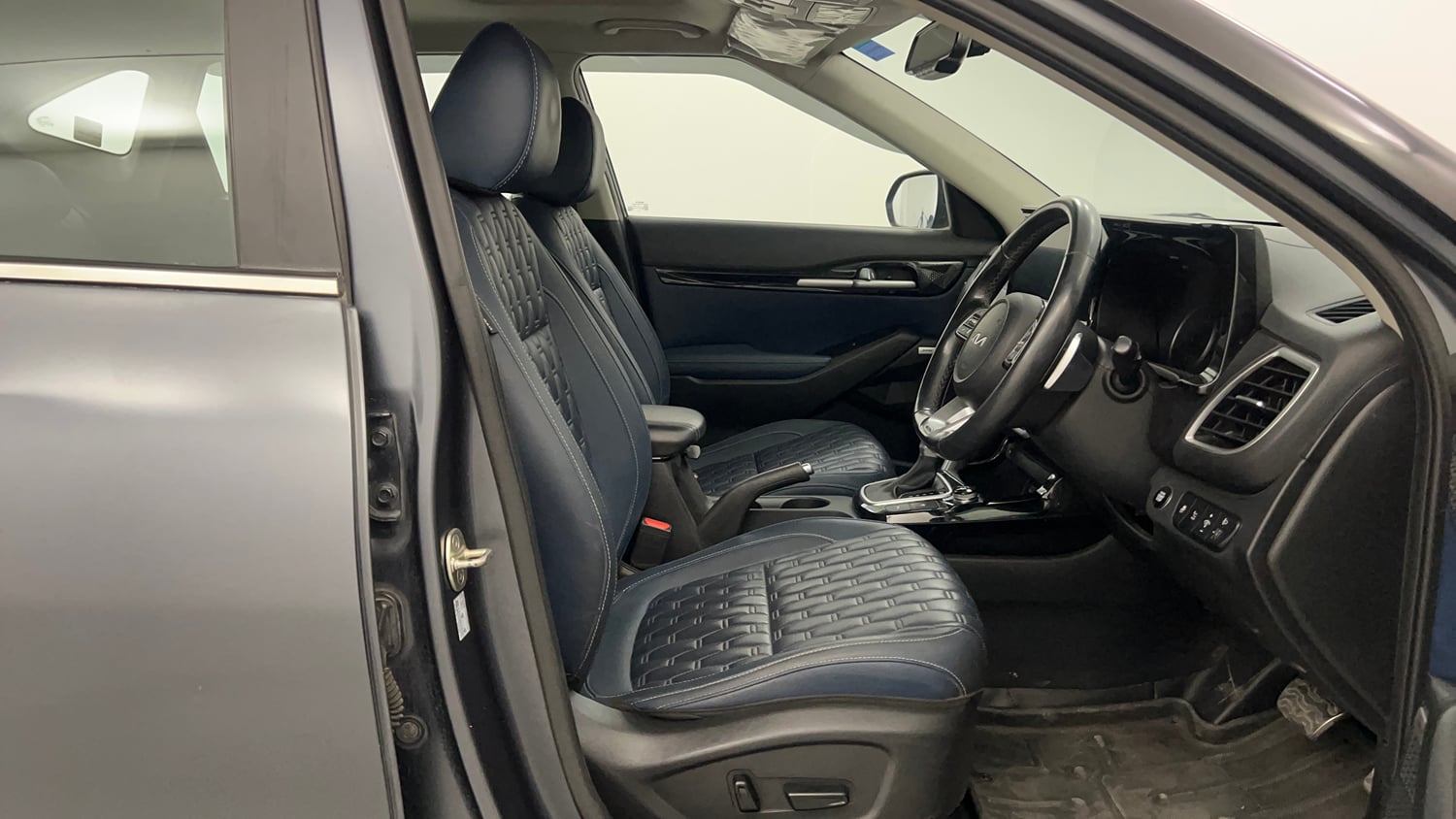 Used 2022 Kia Seltos X Line 1.4 DCT Petrol Automatic interior RIGHT SIDE FRONT DOOR CABIN VIEW