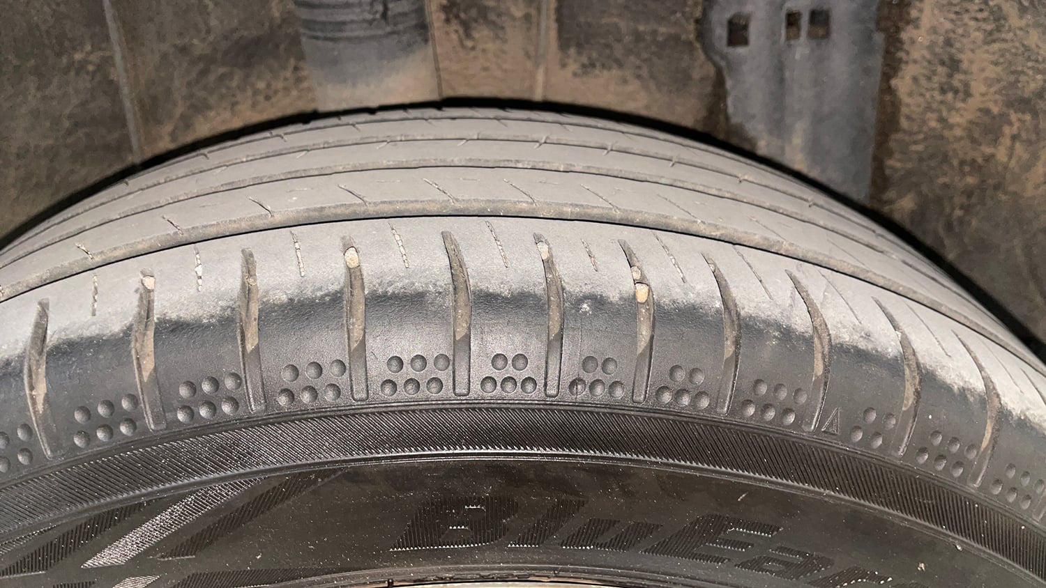 Used 2021 Renault Triber RXZ Petrol Manual tyres RIGHT REAR TYRE TREAD VIEW
