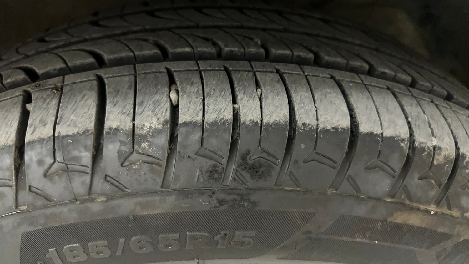 Used 2020 Maruti Suzuki Dzire ZXi AMT Petrol Automatic tyres RIGHT FRONT TYRE TREAD VIEW