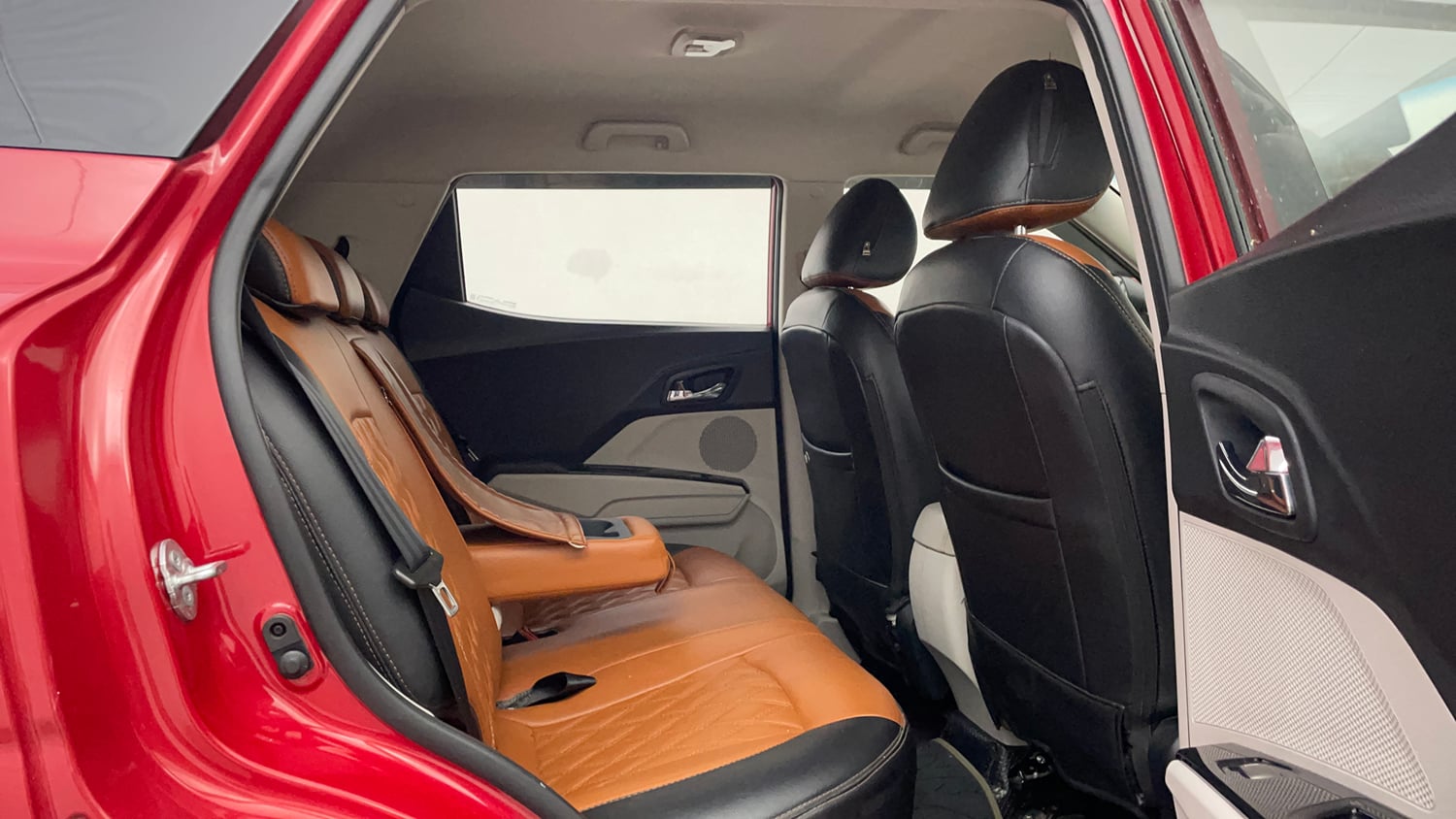 Used 2021 Mahindra XUV 300 W8 1.2 Petrol Petrol Manual interior RIGHT SIDE REAR DOOR CABIN VIEW