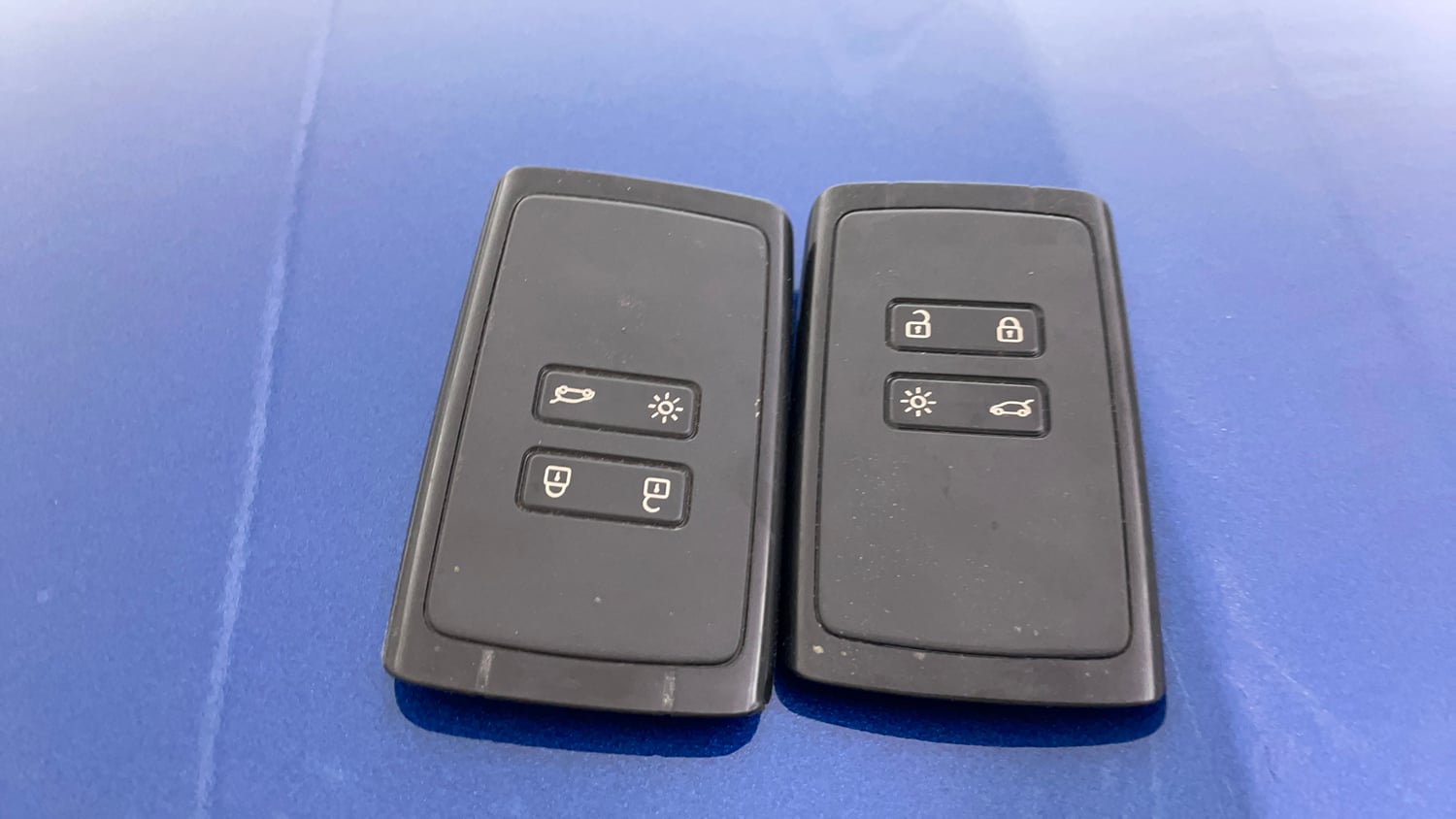 Used 2021 Renault Triber RXZ Petrol Manual extra CAR KEY VIEW
