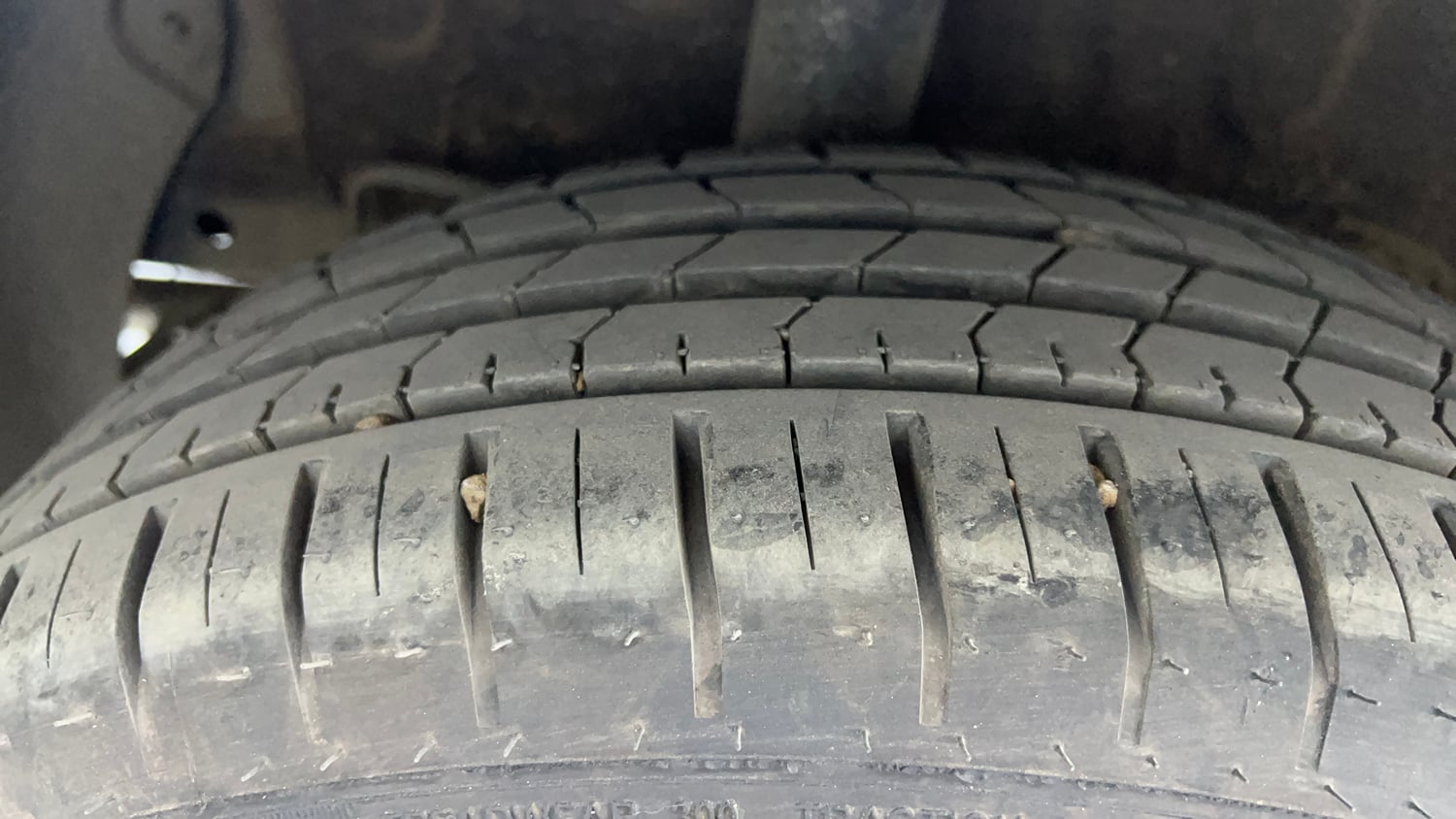 Used 2026 Hyundai New i20 Asta (O) 1.2 IVT Petrol Automatic tyres RIGHT REAR TYRE TREAD VIEW