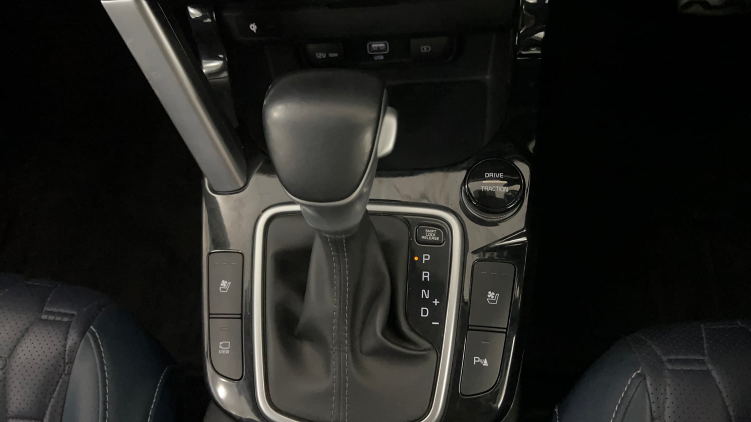 Used 2022 Kia Seltos X Line 1.4 DCT Petrol Automatic interior GEAR  KNOB VIEW