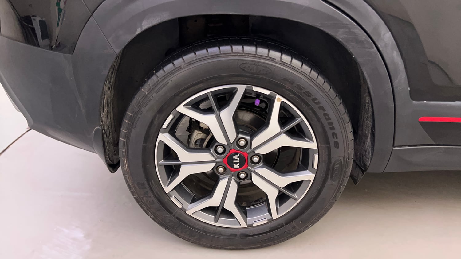 Used 2020 Kia Seltos GTX Plus 1.4 Petrol Manual tyres RIGHT REAR TYRE RIM VIEW