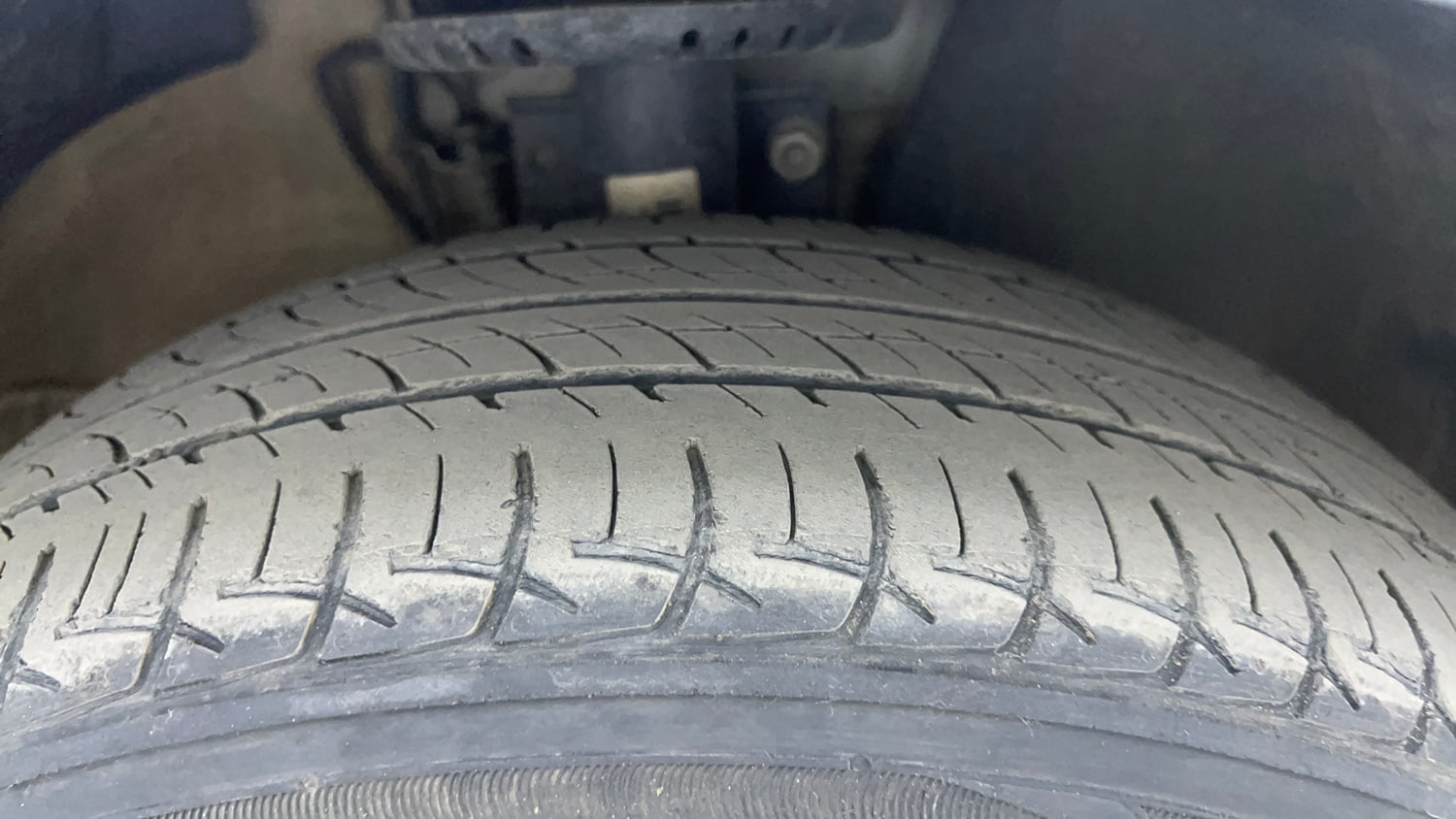 Used 2022 Volkswagen Vento Highline 1.0L TSI Petrol Manual tyres RIGHT FRONT TYRE TREAD VIEW