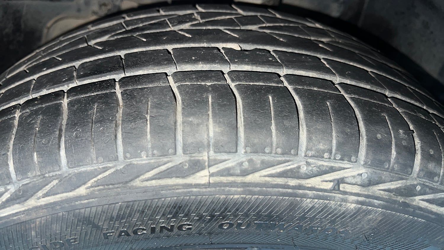 Used 2023 Tata Nexon XZ Plus (S) Dark Edition Petrol Manual tyres LEFT FRONT TYRE TREAD VIEW