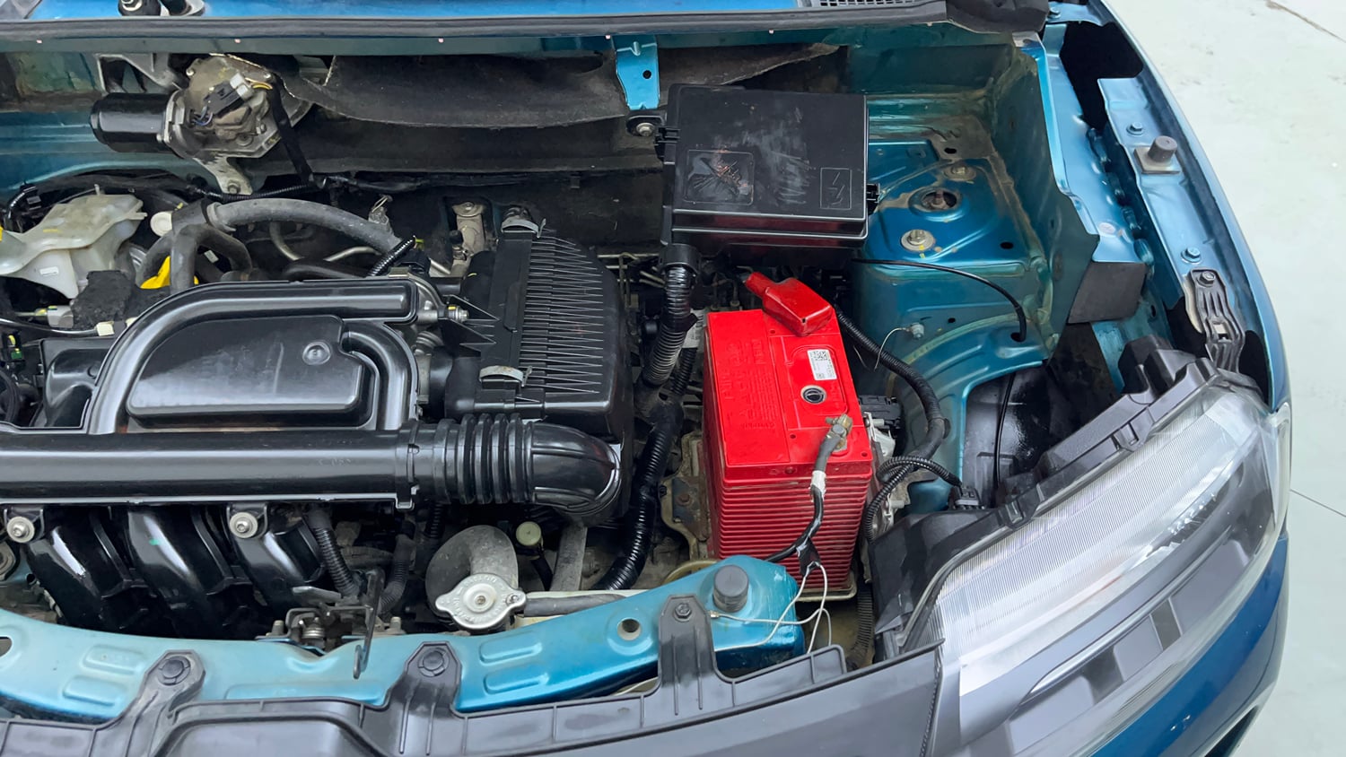 Used 2022 Renault Kwid RXT 1.0 (O) Petrol Manual engine ENGINE LEFT SIDE VIEW