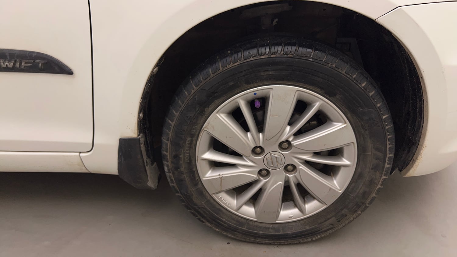 Used 2016 Maruti Suzuki Swift ZXi Petrol Manual tyres RIGHT FRONT TYRE RIM VIEW