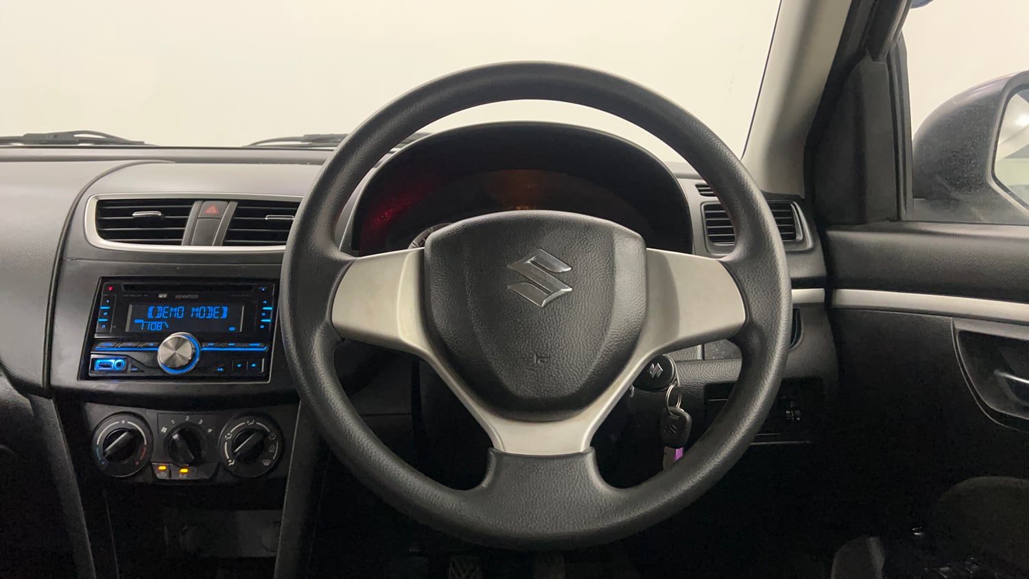 Used 2014 Maruti Suzuki Swift VXi Petrol Manual interior STEERING VIEW