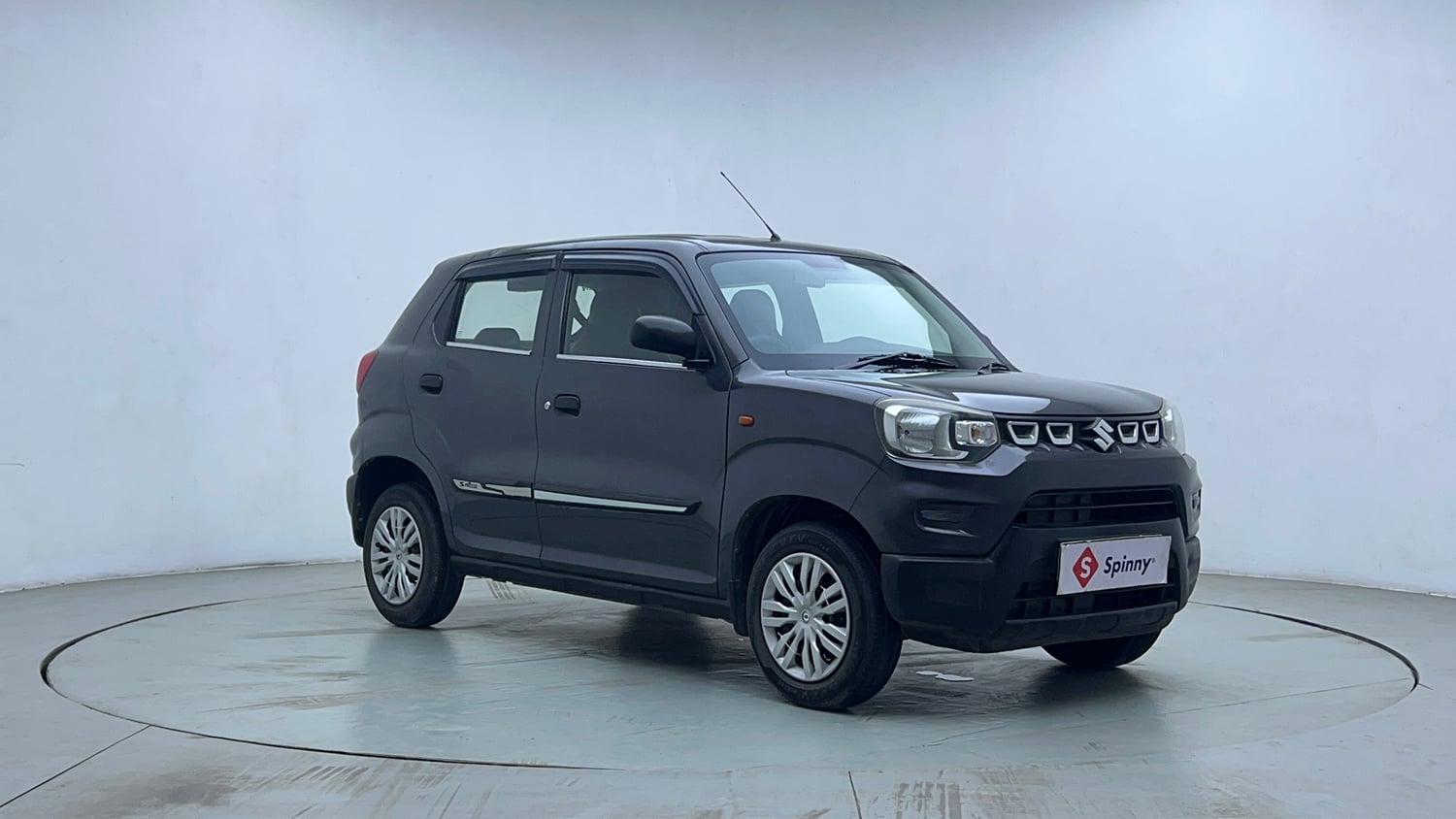 Used 2021 Maruti Suzuki S-Presso VXi AMT Petrol Automatic exterior RIGHT FRONT CORNER VIEW