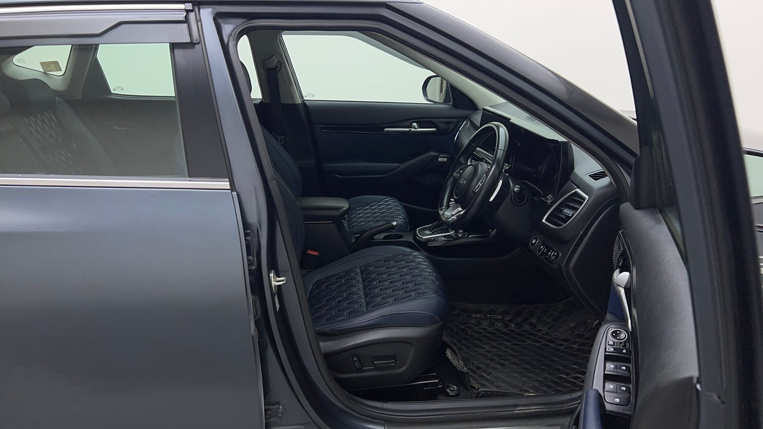 Used 2023 Kia Seltos X Line 1.4 DCT Petrol Automatic interior RIGHT SIDE FRONT DOOR CABIN VIEW