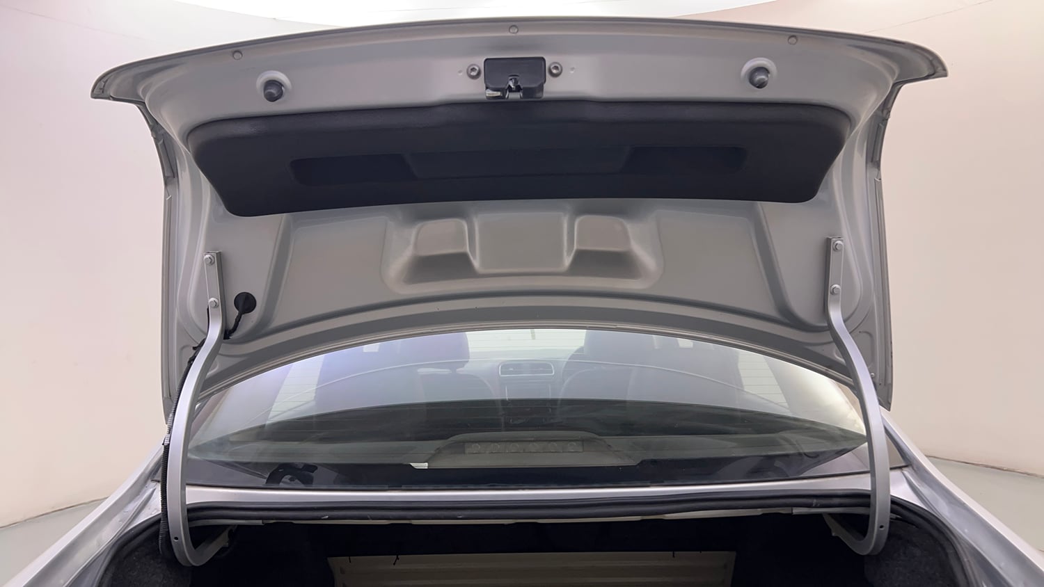Used 2014 Volkswagen Vento Highline Petrol Petrol Manual interior DICKY DOOR OPEN VIEW