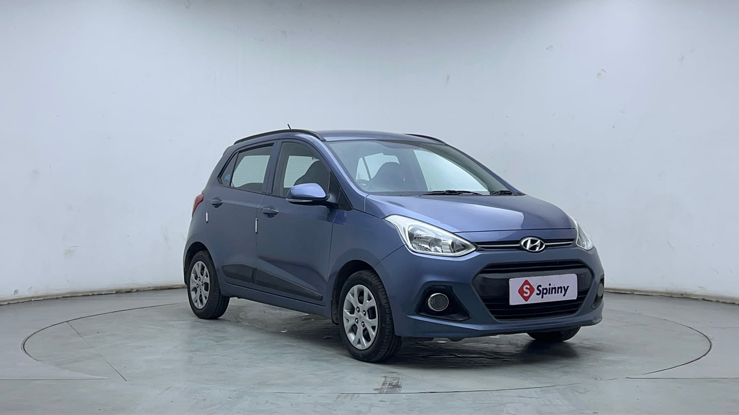 Used 2016 Hyundai Grand i10 Sportz 1.1 CRDi Diesel Manual exterior RIGHT FRONT CORNER VIEW