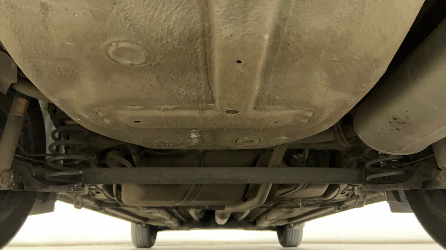 Used 2016 Maruti Suzuki Ciaz VXi+ Petrol Manual extra REAR UNDERBODY VIEW (TAKEN FROM REAR)