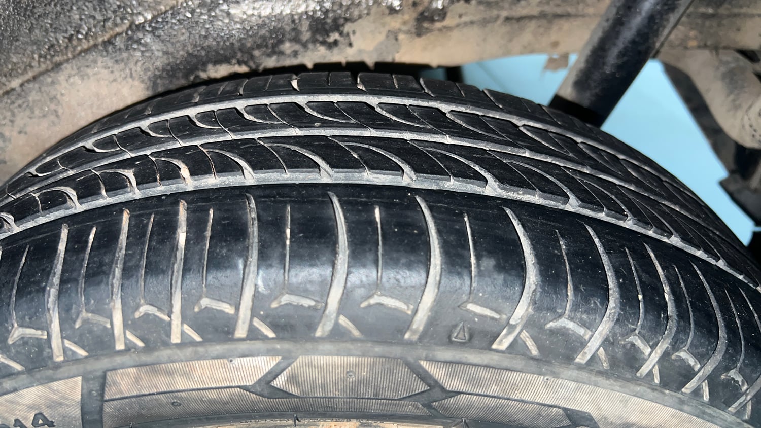 Used 2018 Maruti Suzuki Wagon R 1.0 VXI AMT (O) Petrol Automatic tyres LEFT REAR TYRE TREAD VIEW